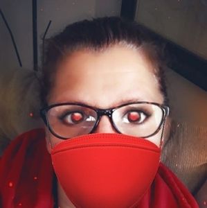 Meet your Posher, Holly